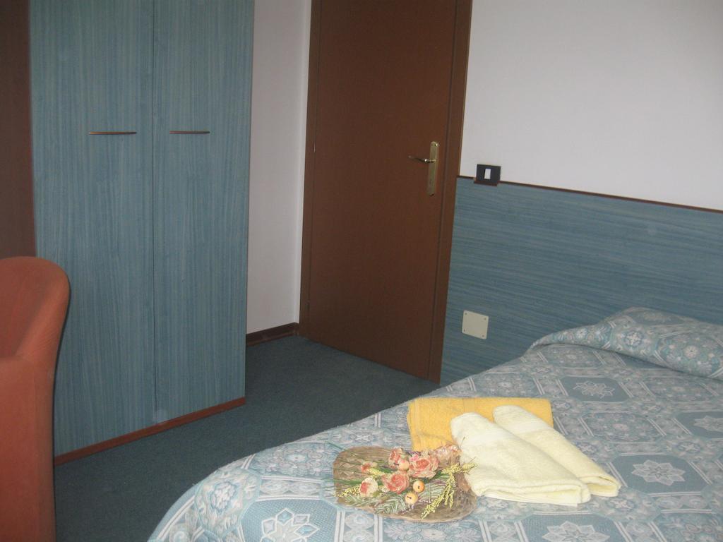 Albergo Del Turista Vernasca Rum bild