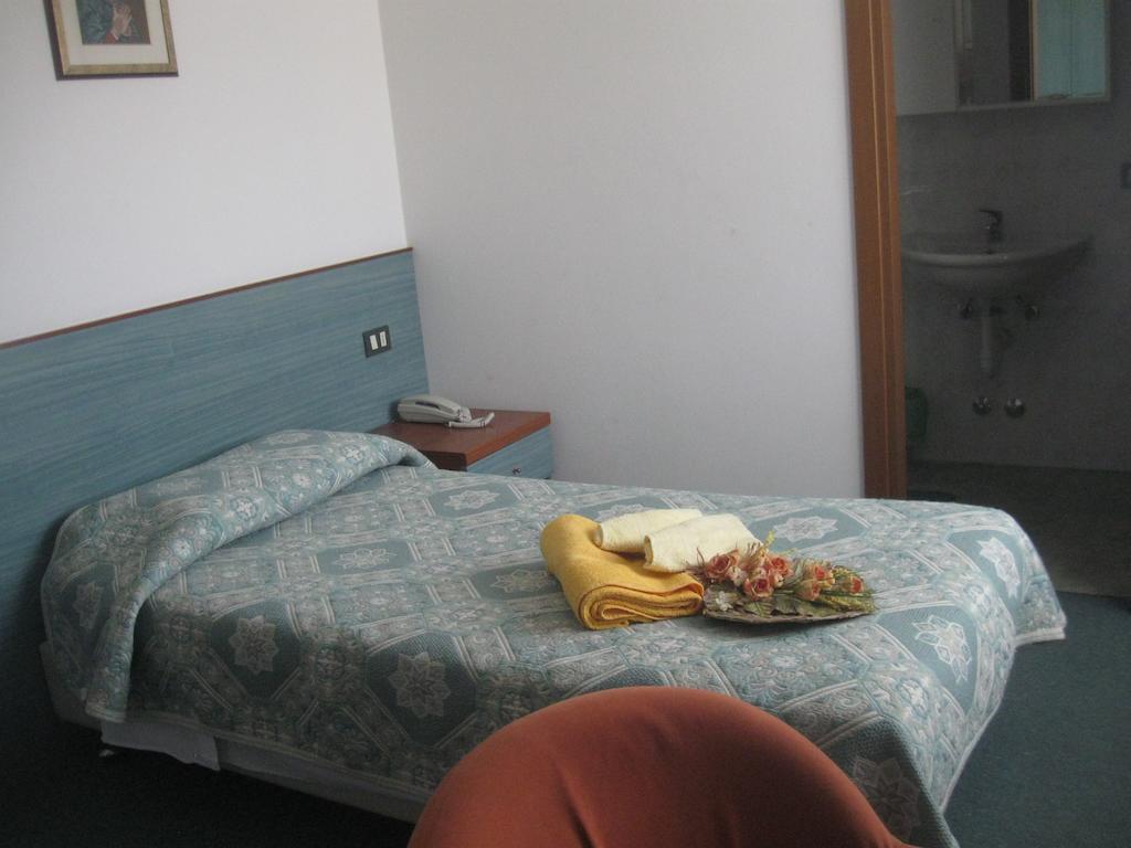 Albergo Del Turista Vernasca Rum bild